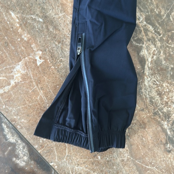 LULU LEMON JOGGERS - Picture 2 of 5